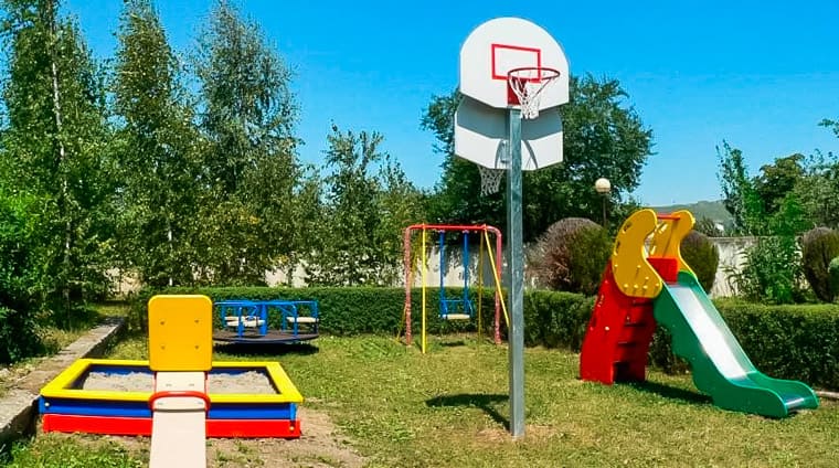 Детская площадка в санатории Кругозор Кисловодск