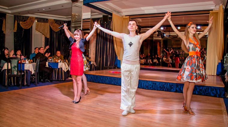 Выступления артистов в Арт-зале санатория Виктория. Кисловодск