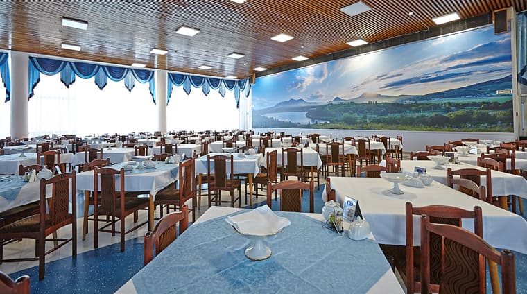 Большой обеденный зал