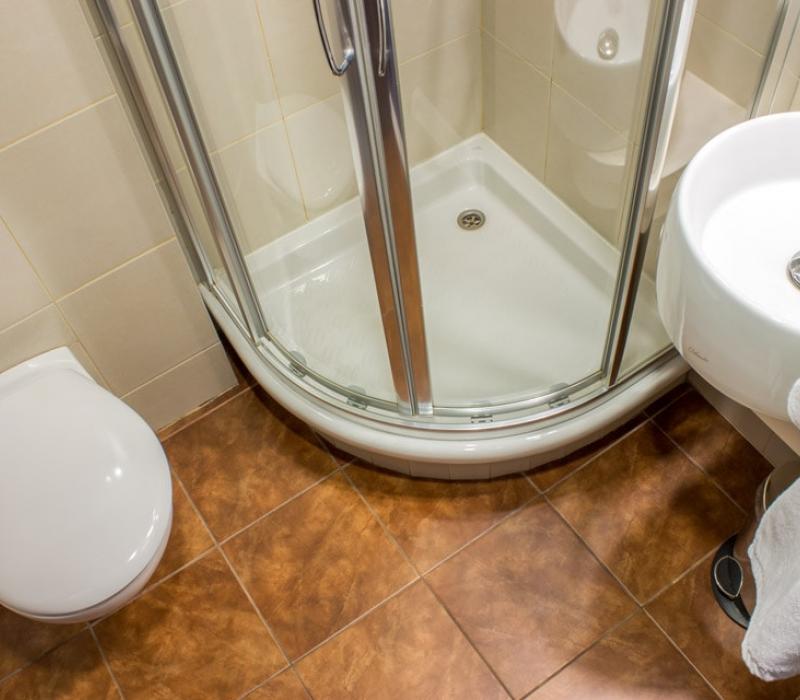 Душевая кабина в ванной комнате 2 местного 2 комнатного Люкса в санатории Плаза СПА. Железноводск