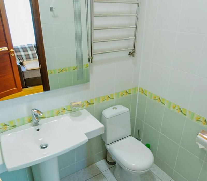 Оснащение ванной комнаты 2 местного 2 комнатного Стандарта семейный в санатории Вилла Арнест. Кисловодск