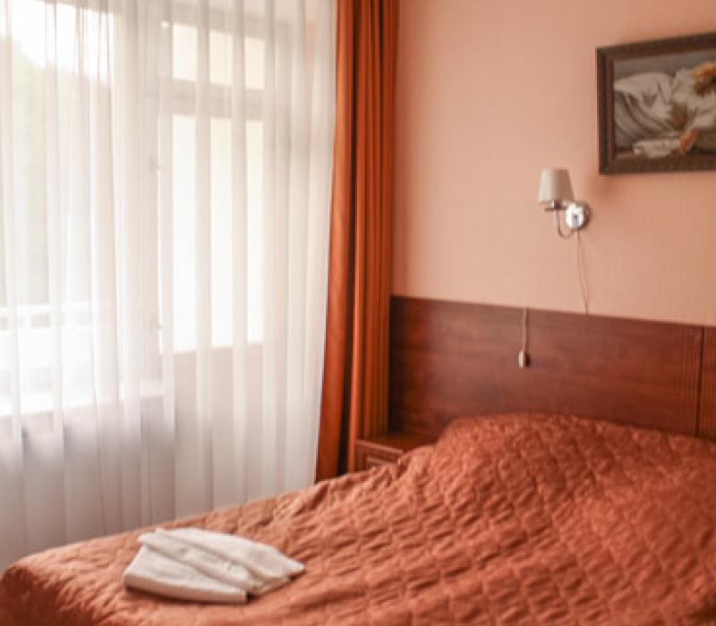 Спальня в 2 местном 2 комнатном 1 категории 9 и 2 этажи, Корпус 4 санатория Димитрова в Кисловодске