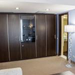 Шкаф-стенка в номере 2 местные 3 комнатные Президентские Апартаменты санатория Плаза СПА в Железноводске