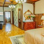 Интерьер спальни в 2 местном 2 комнатном Стандарте семейный санатория Вилла Арнест в Кисловодске