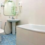 Ванная комната 2 местного 2 комнатного Люкса в санатории Вилла Арнест. Кисловодск